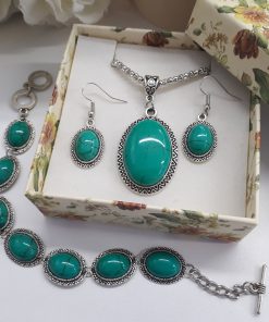 Crystal stones calming, crystal to calm the mind, crystals for calming emotions. Green Turquoise Necklace Set – Oval Pendant
